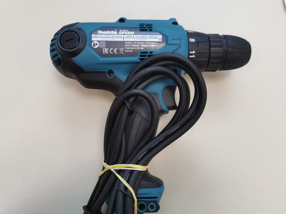 Шуруповерт Makita DF0300