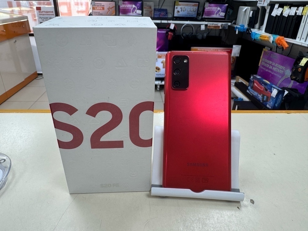Смартфон Samsung Galaxy S20 FE 6/128