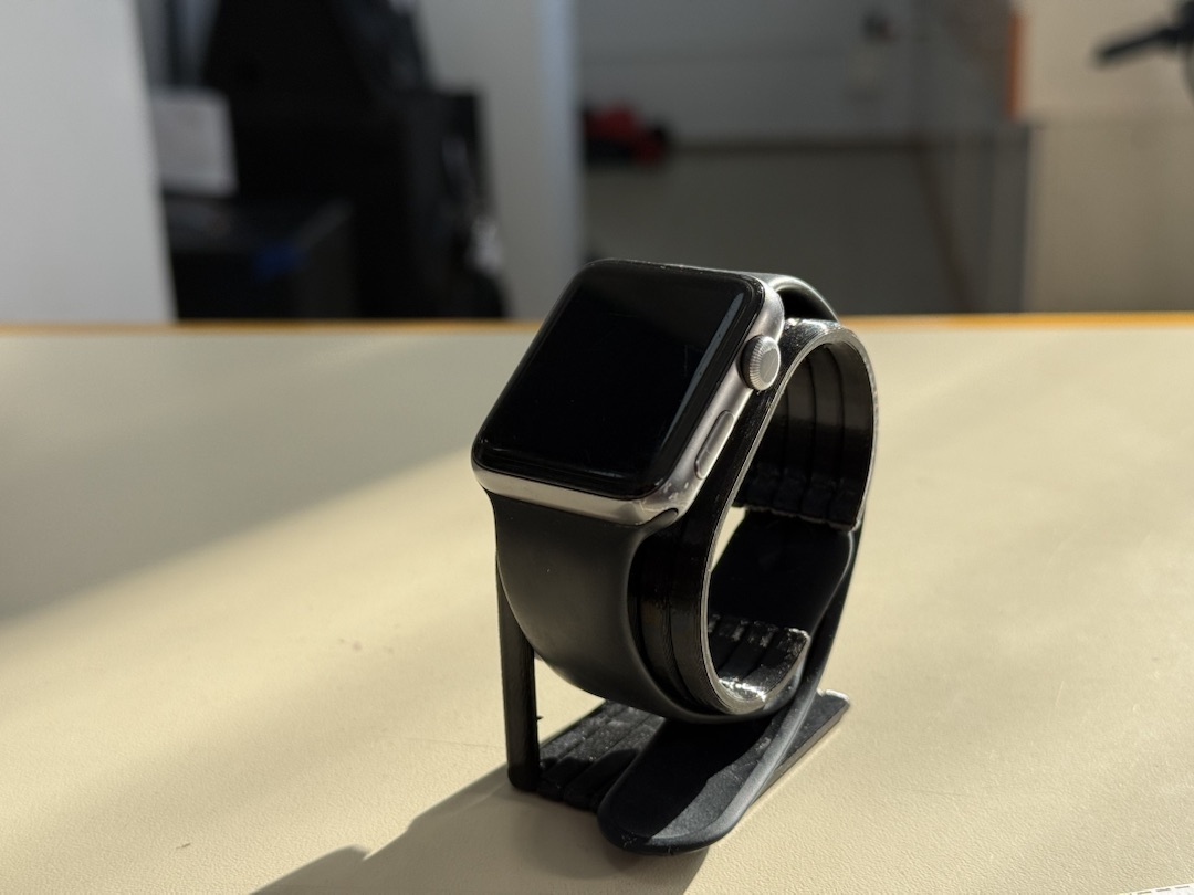 Смарт-часы Apple Watch Series 3 42 мм