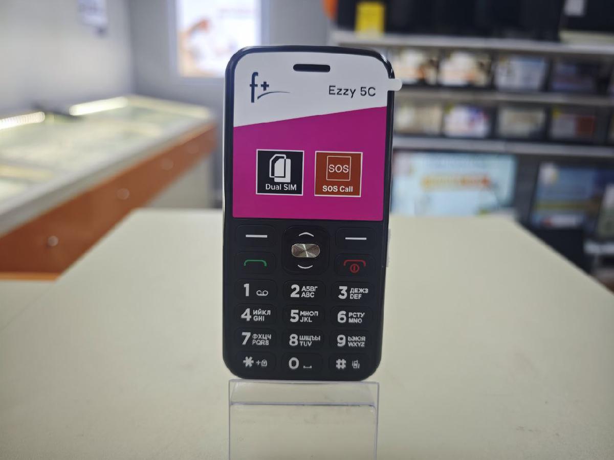 Мобильный телефон F+ Ezzy 5C