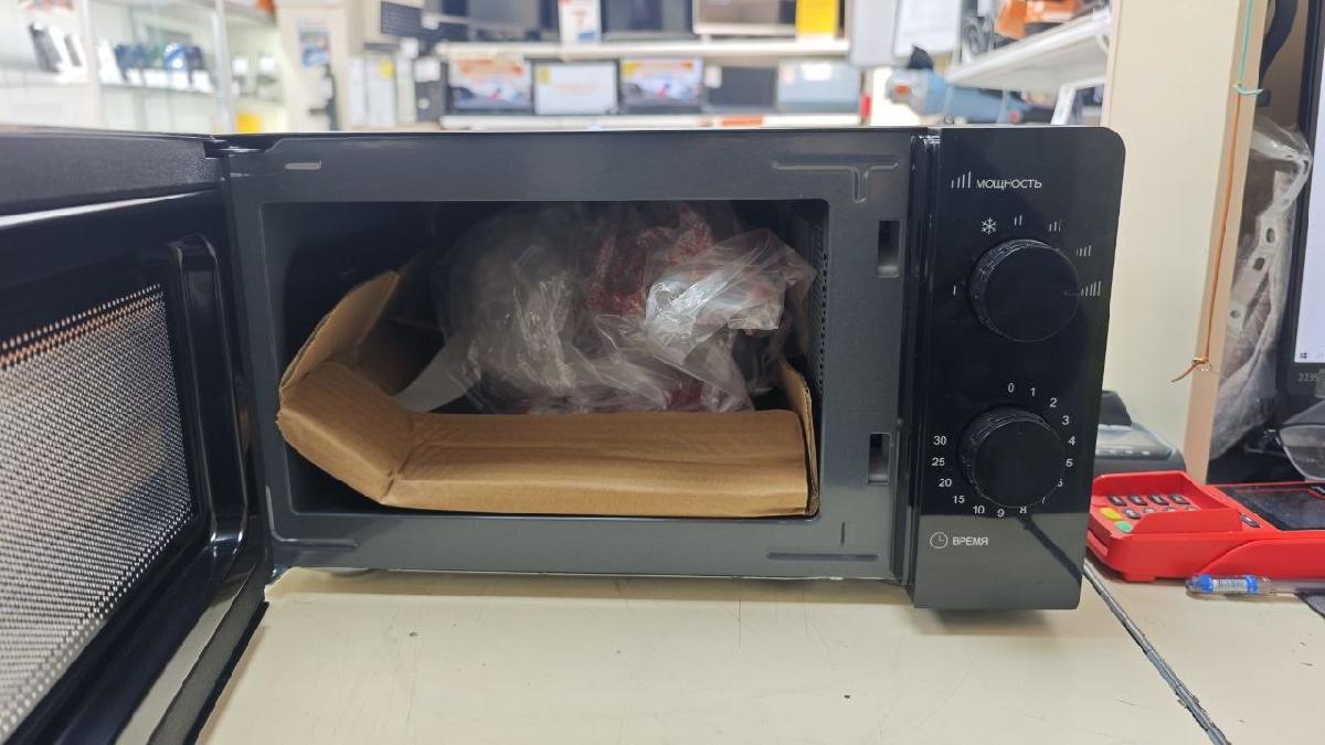 Микроволновая печь Starwind SMW4520