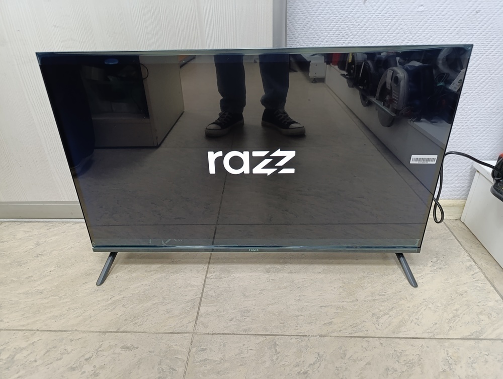 LED Телевизор RAZZ HH32HSY25F