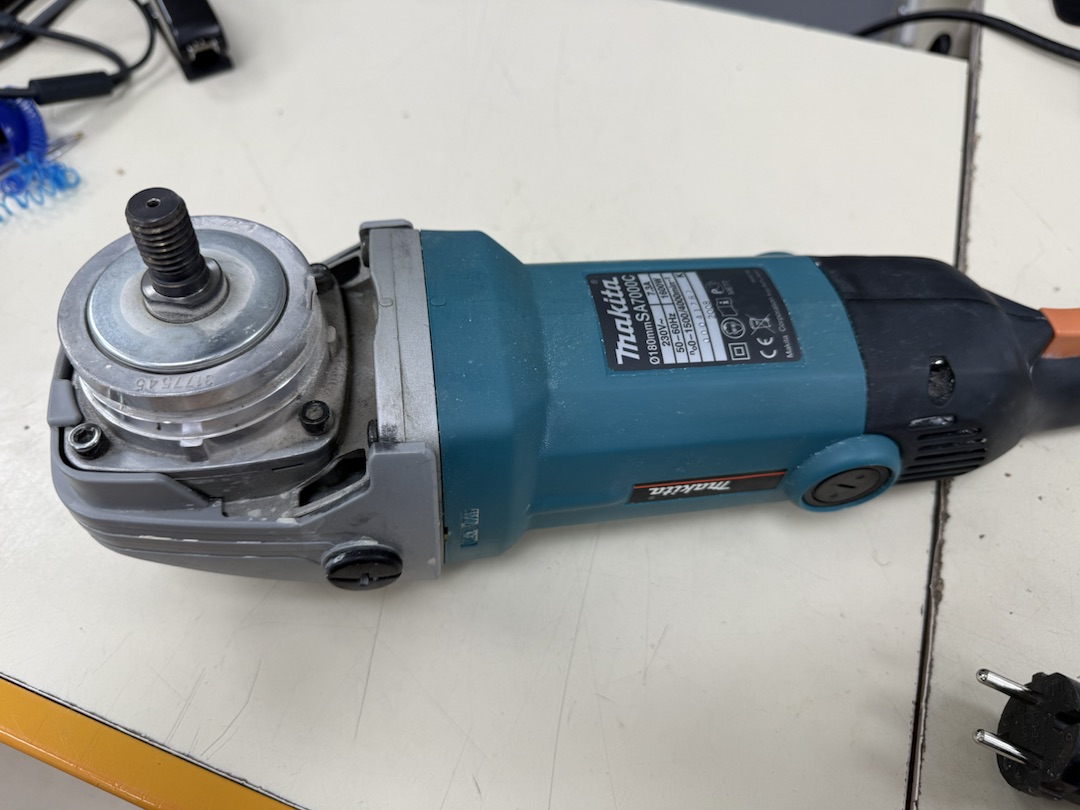 Угловая шлифмашина Makita 9069/230