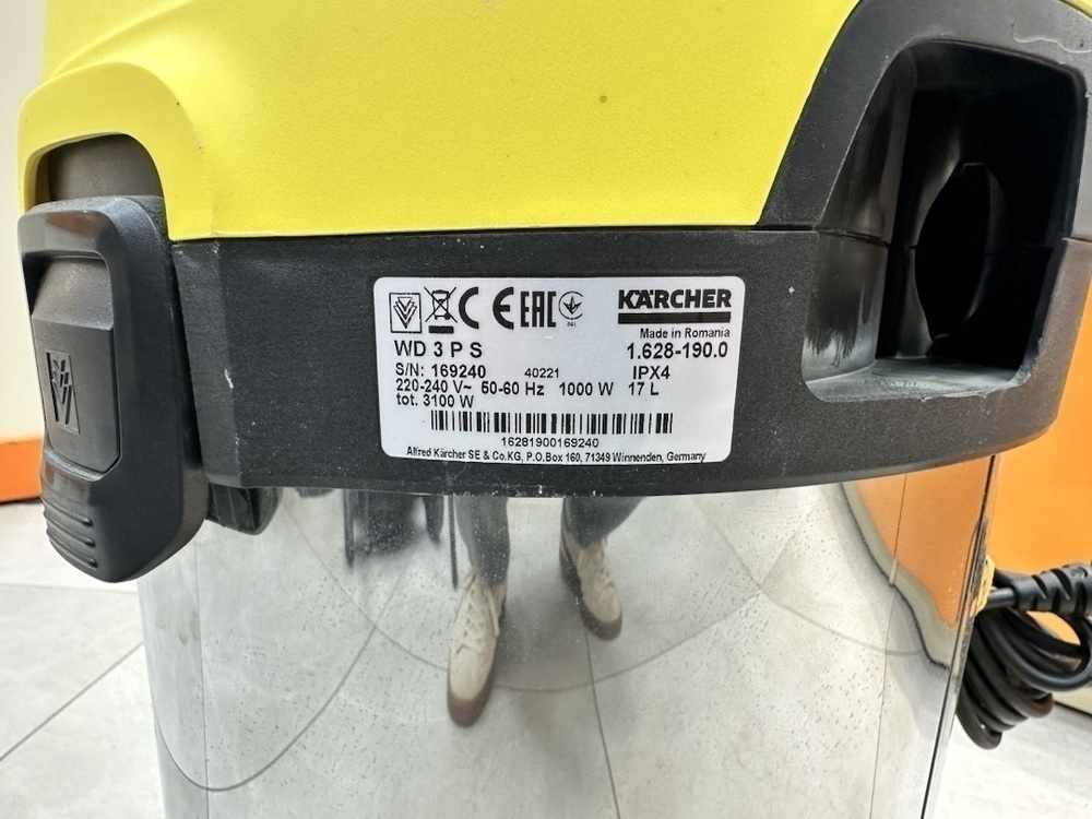 Пылесос Karcher WD 3;