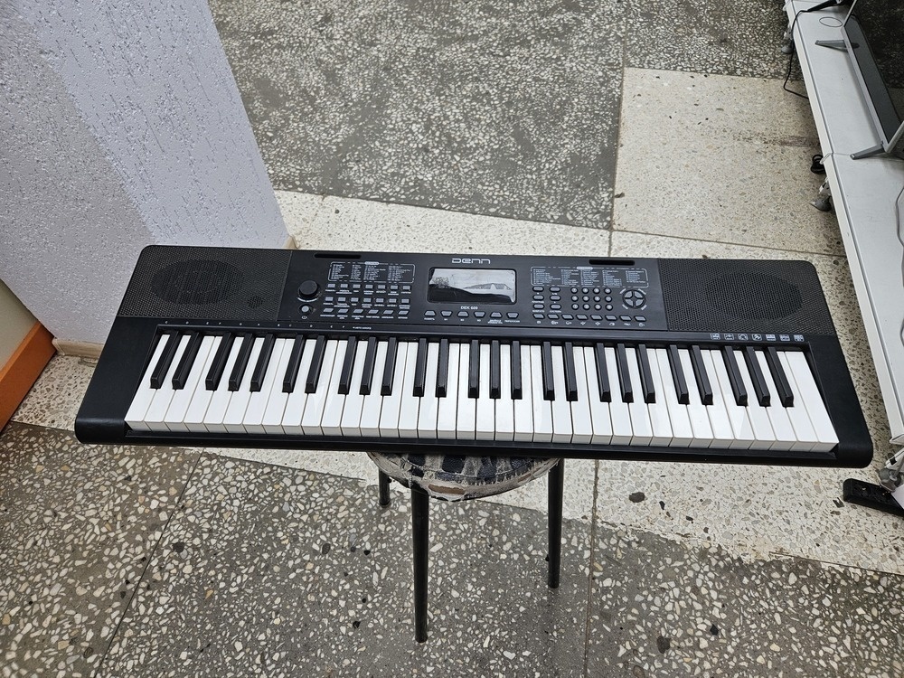 Синтезатор DENN DEK609