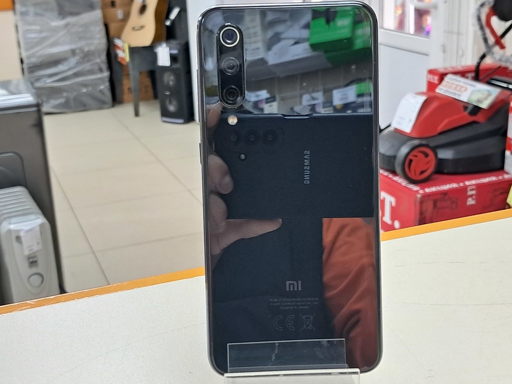 Смартфон Xiaomi MI 9SE 6/64