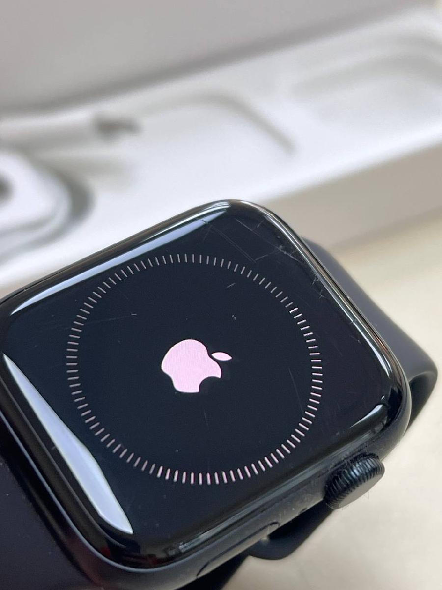 Смарт-часы Apple Watch SE 2022 44mm