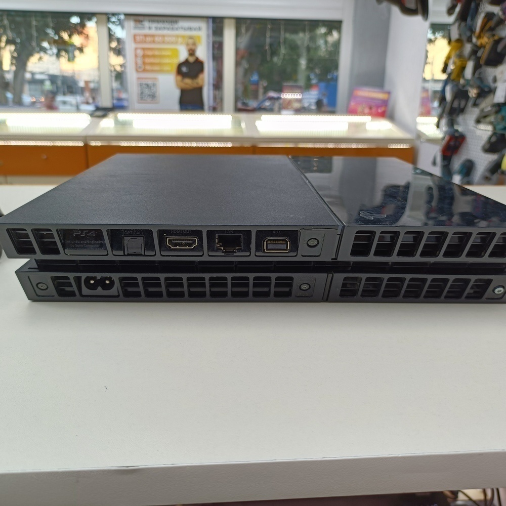 Игровая приставка PlayStation 4 FAT 500GB