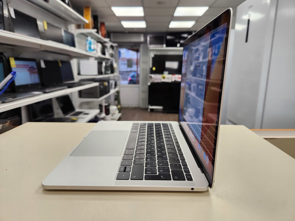 Ноутбук Apple Ноутбук Apple MacBook Pro (13 дюймов, 2016 г два порта Thunderbolt 3) a1708