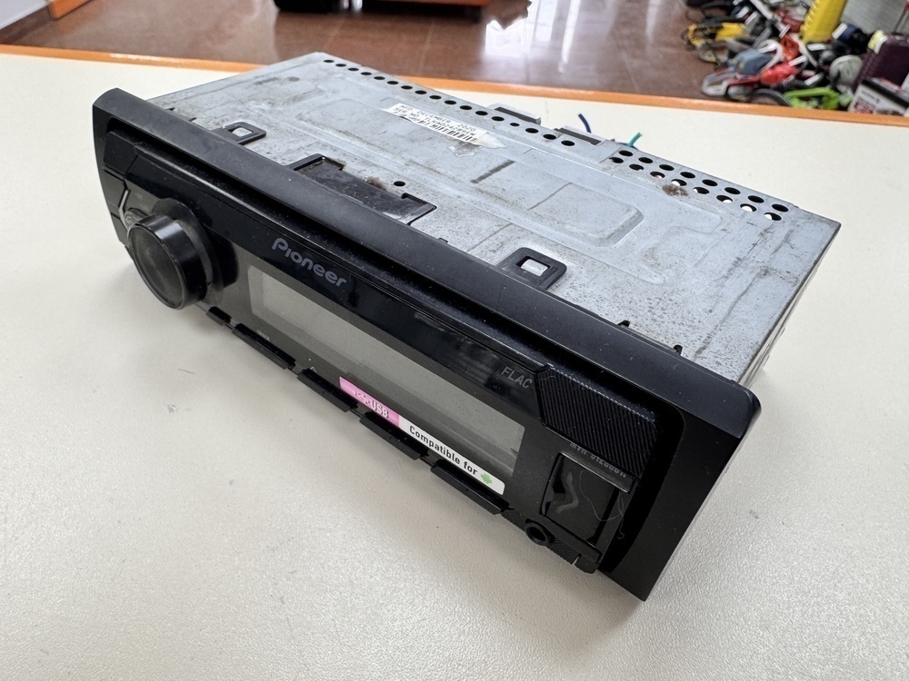 Автомагнитола Pioneer MVH-S120UBW