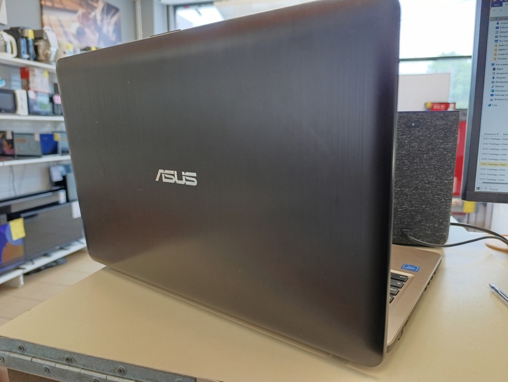 Ноутбук ASUS; Celeron N4000C, Intel UHD Graphics 600, 4 Гб, Нет, 500 Гб