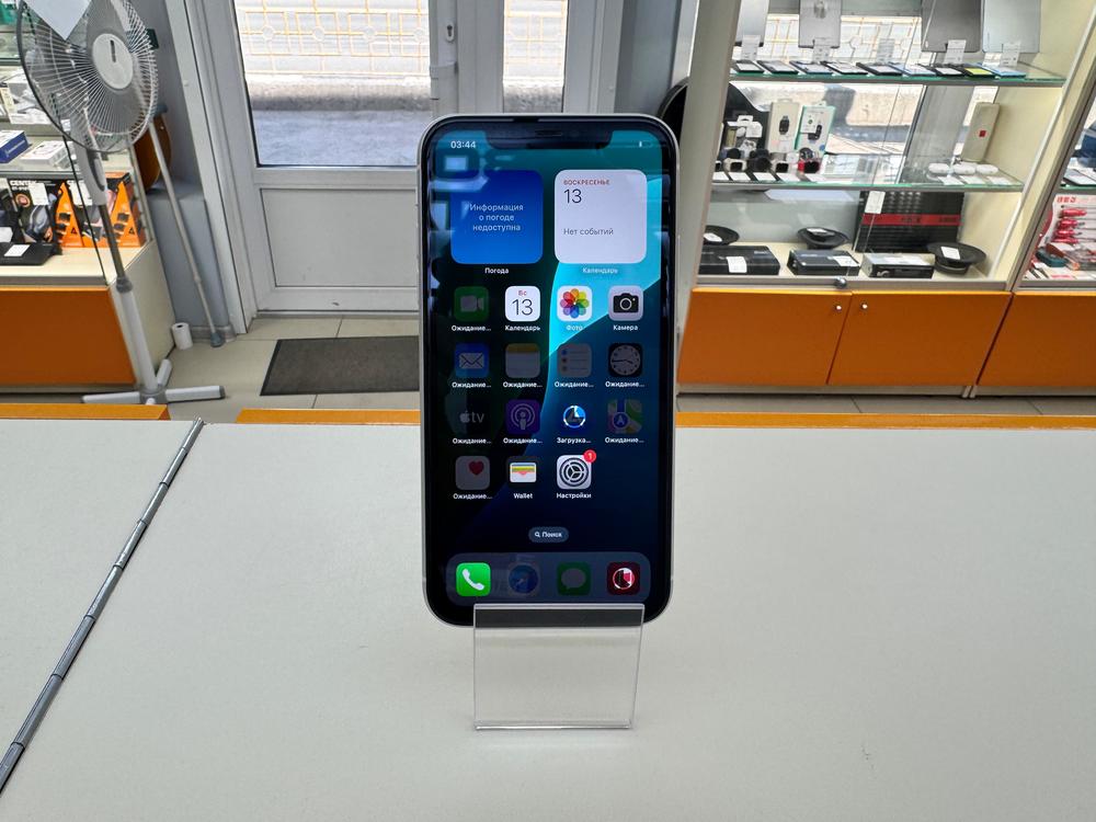 Смартфон Apple iPhone 11 64Gb