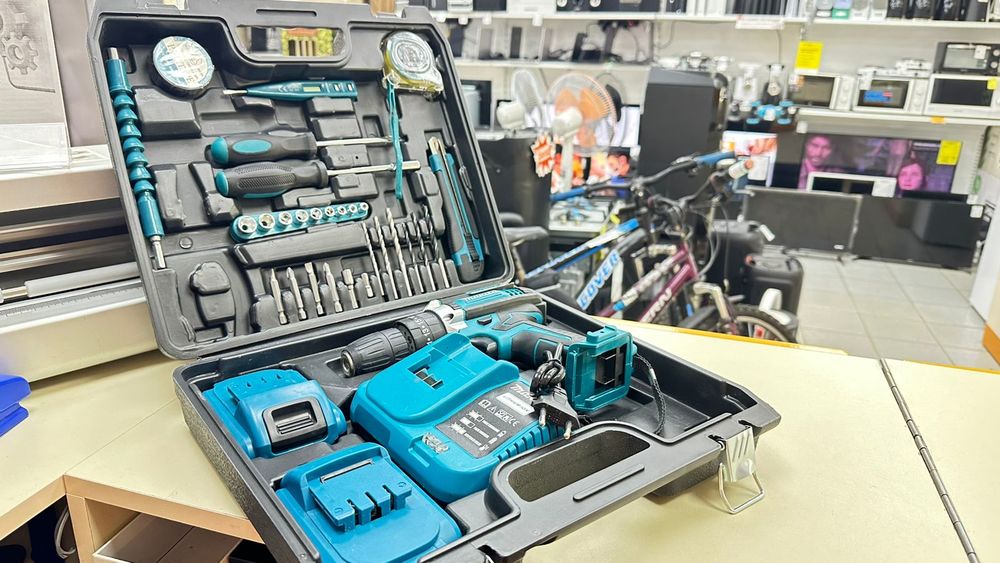 Шуруповерт Makita 123.