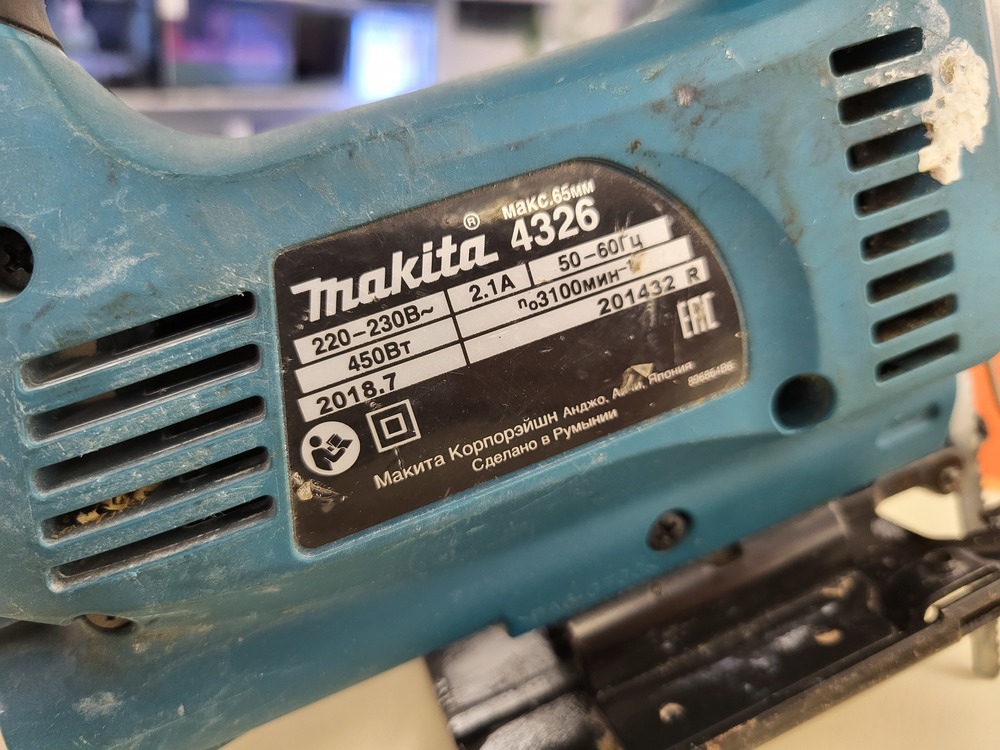Лобзик Makita 4326;