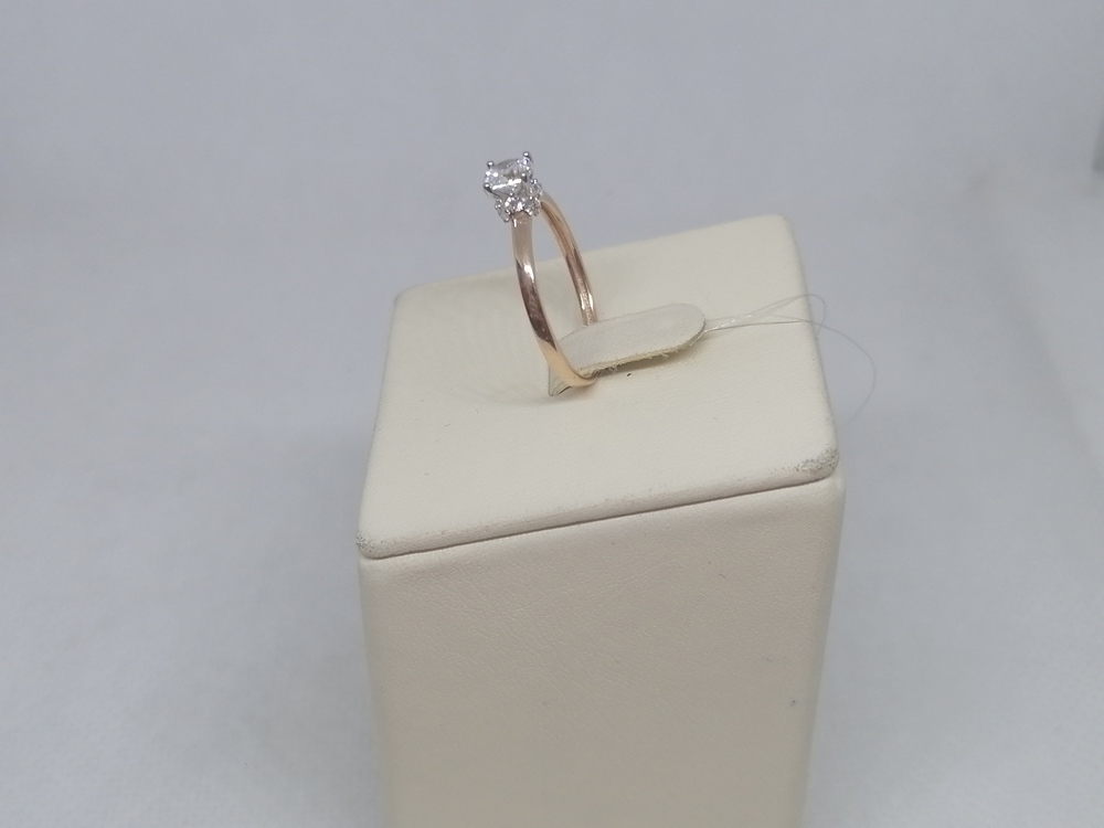 КОЛЬЦО С КАМНЯМИ (Au 585) КОЛЬЦО С КАМНЯМИ (Au 585)