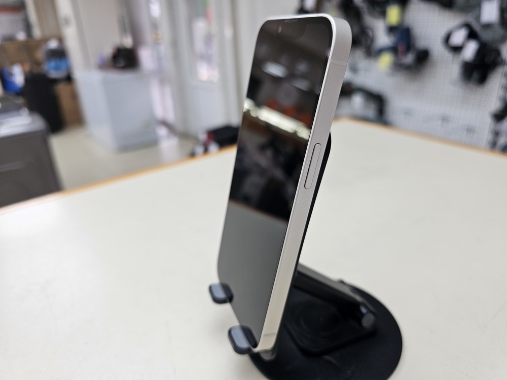 Смартфон Apple iPhone 13 128Gb