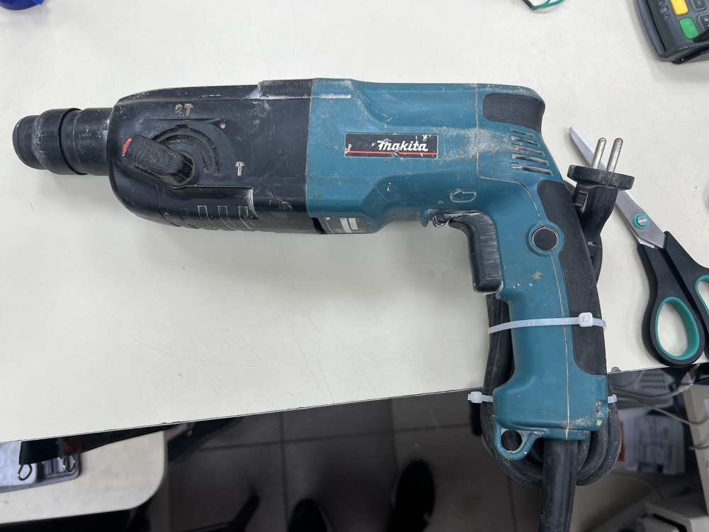 Перфоратор Makita HR2450FT