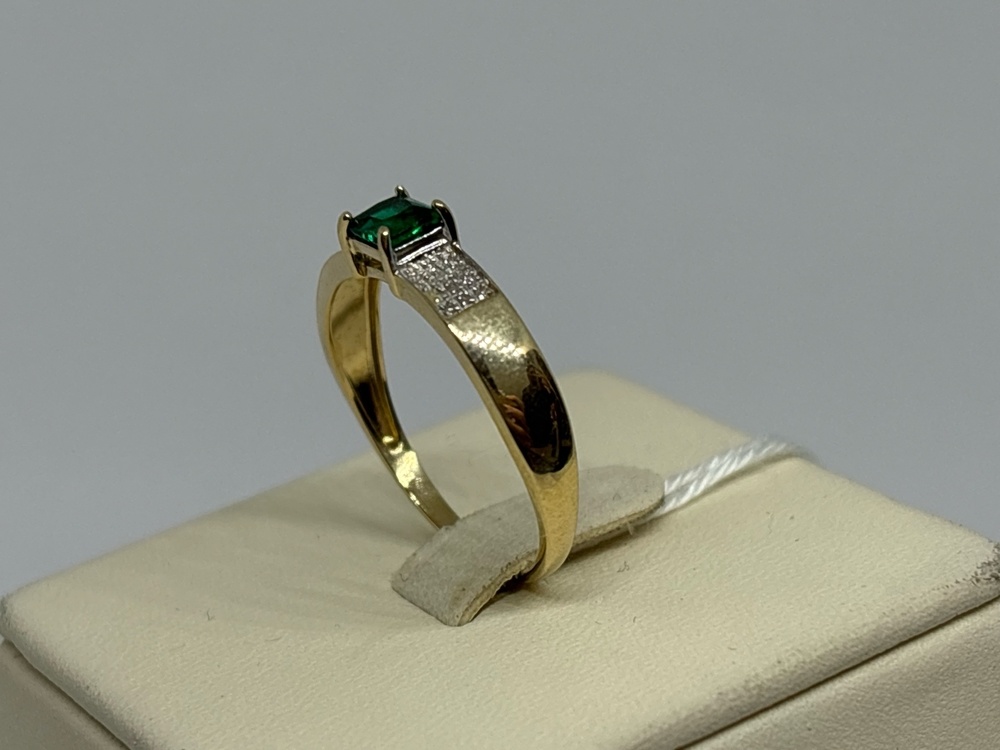 КОЛКМИ585 КОЛЬЦО С КАМНЯМИ (Au 585)