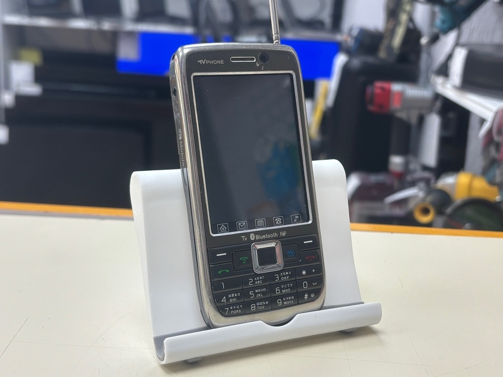 Мобильный телефон Nokia E71