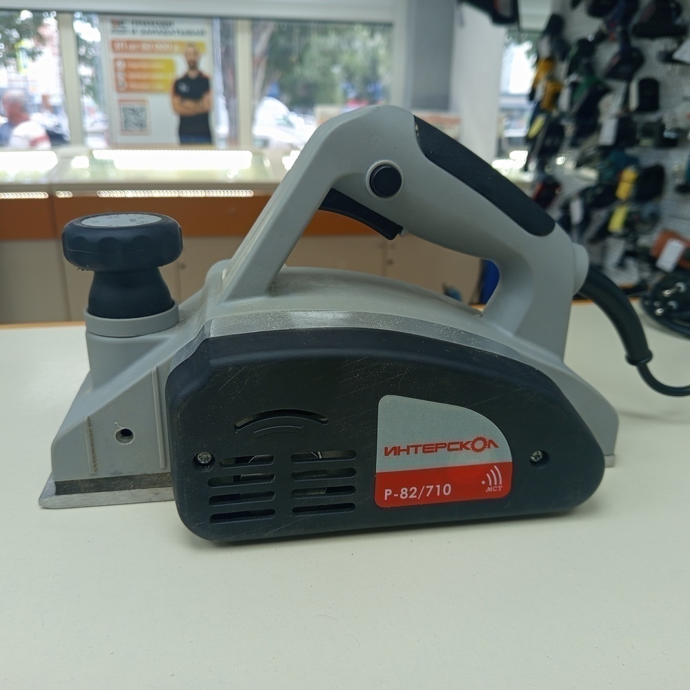 Электрорубанок Интерскол Р-82/710М