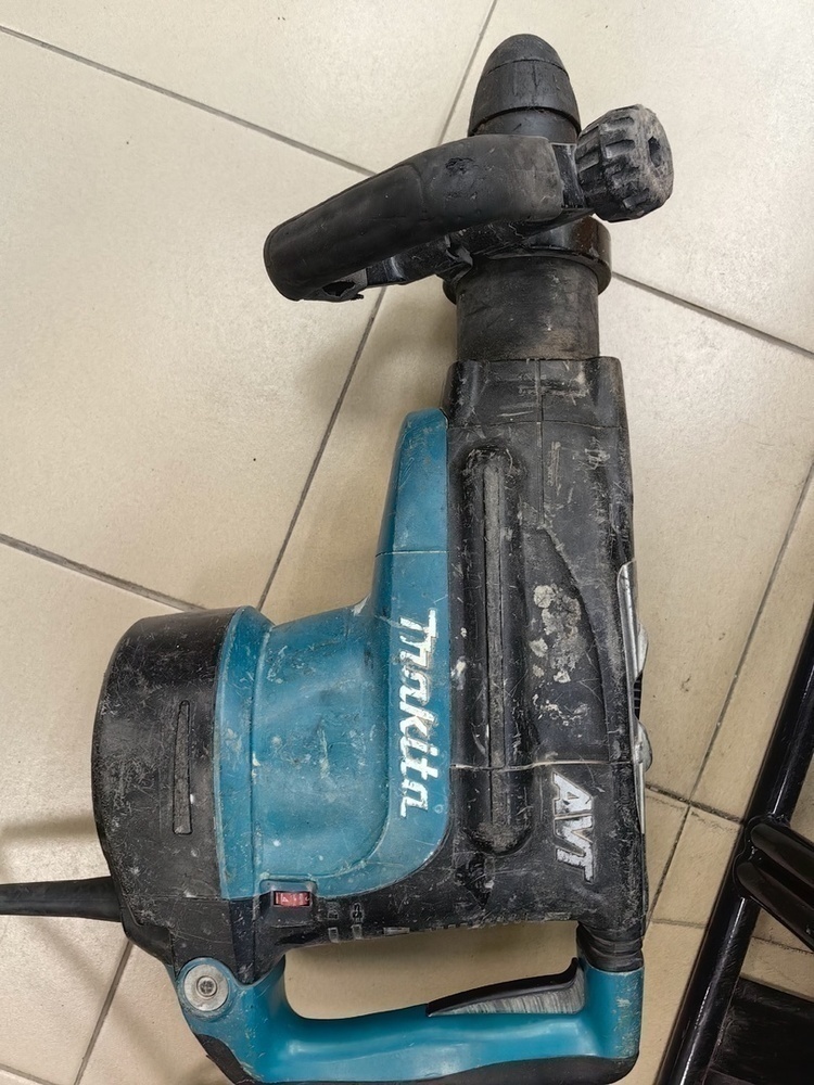 Отбойный молоток Makita HR5211C