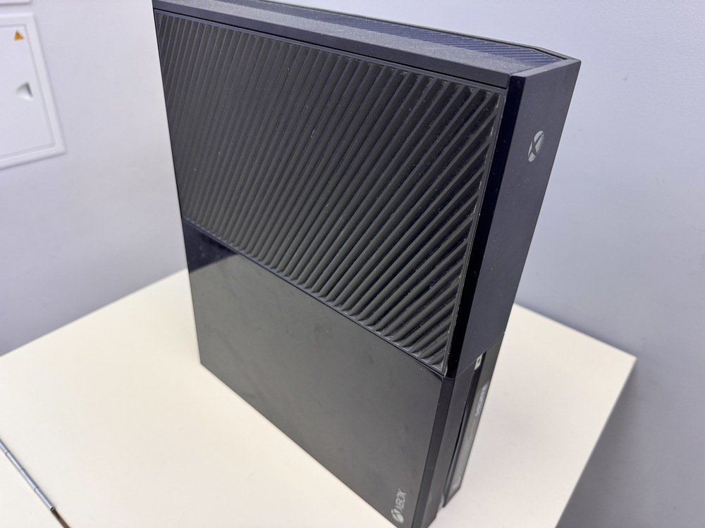Игровая приставка Xbox One 500Gb