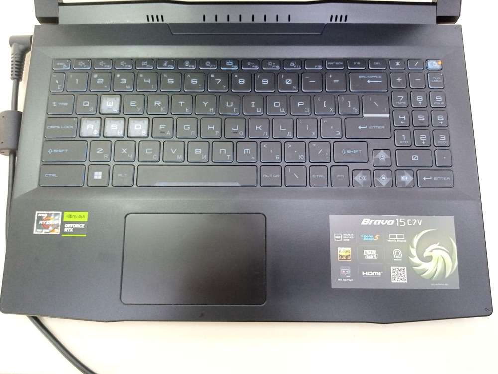 Ноутбук MSI Bravo 15 C7VE-070XRU; Ryzen 5 7535H, RTX 4050, 8 Гб, 512 GB, Нет
