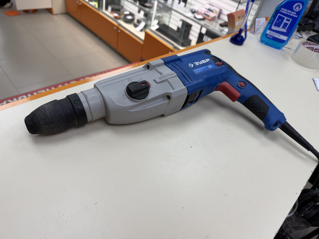 Перфоратор Зубр ЗП-28/800КМ
