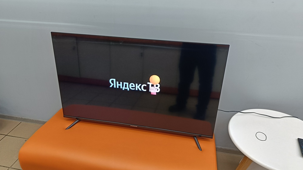 LED Телевизор Starwind SW-LED43UG403