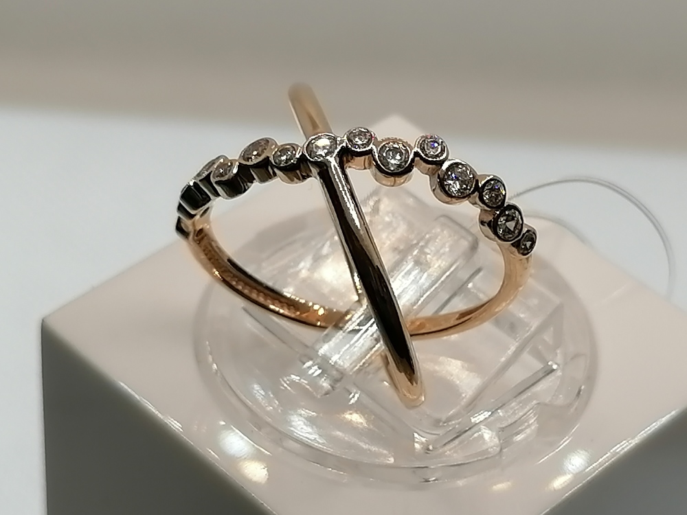 КОЛЬЦО С КАМНЯМИ (Au 585)