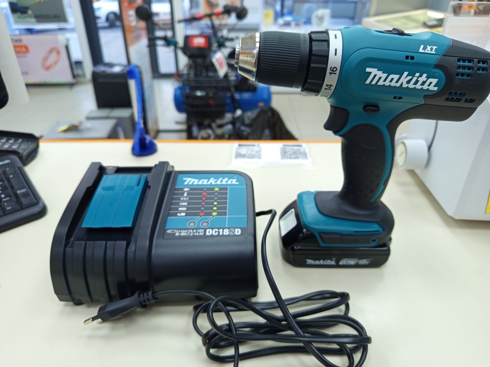 Шуруповерт Makita DDF453