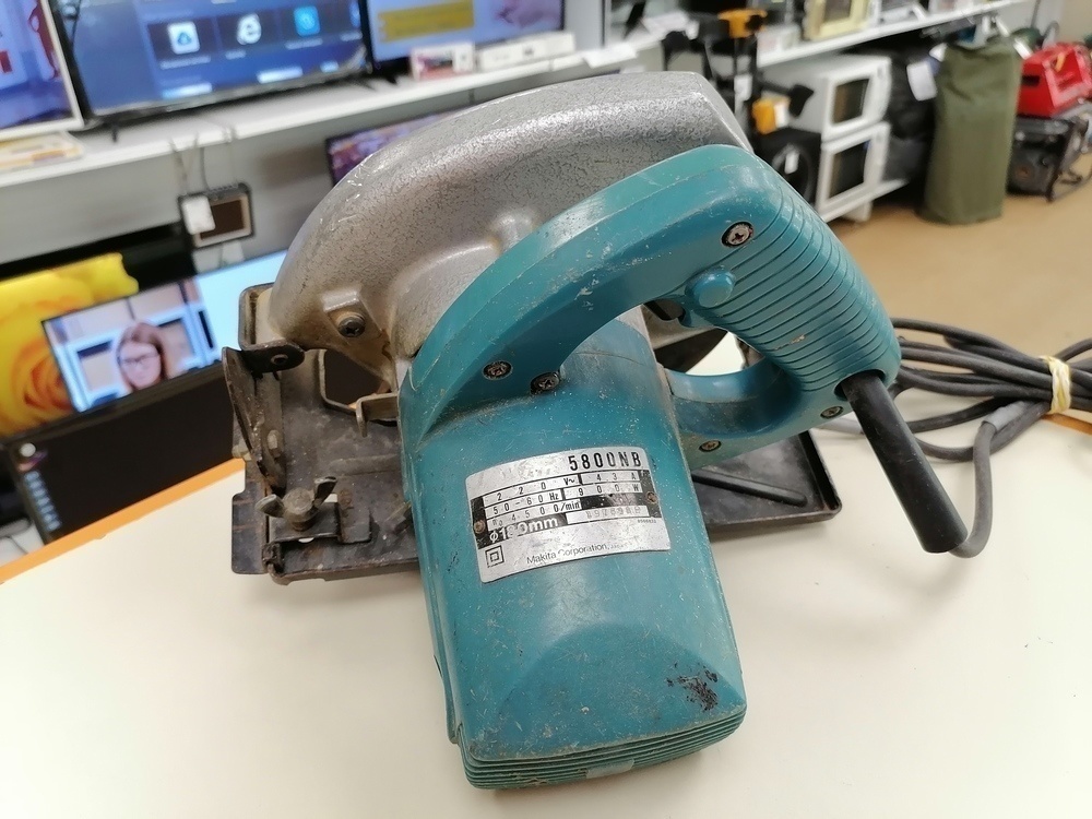 Дисковая пила Makita 5800NB