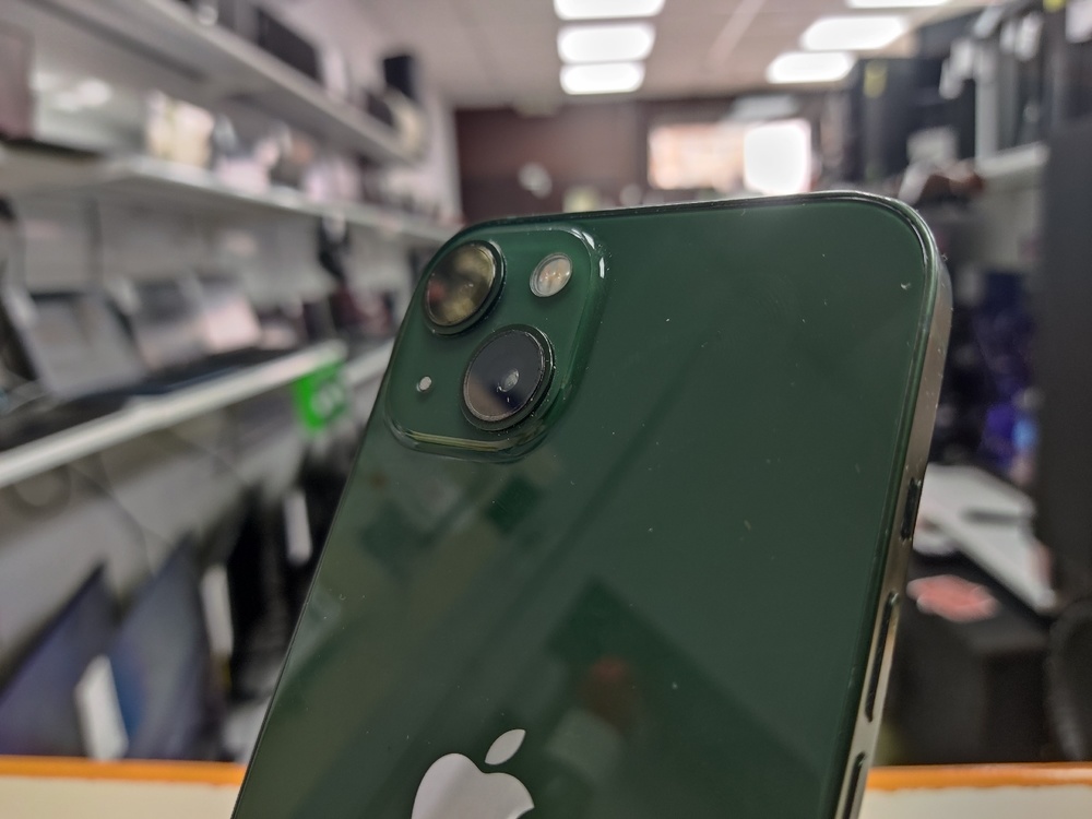 Смартфон Apple iPhone 13 128Gb