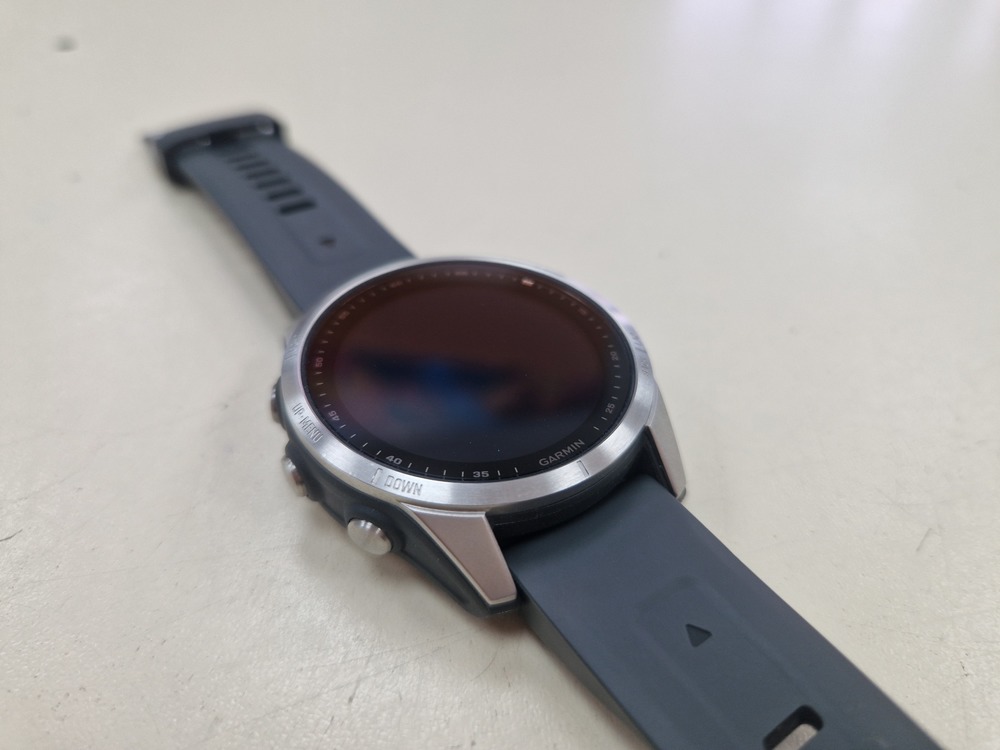 Смарт-часы Garmin Fenix 7S Sapphire Solar
