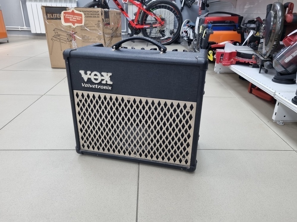 Комбоусилитель для гитар VOX AD15VT