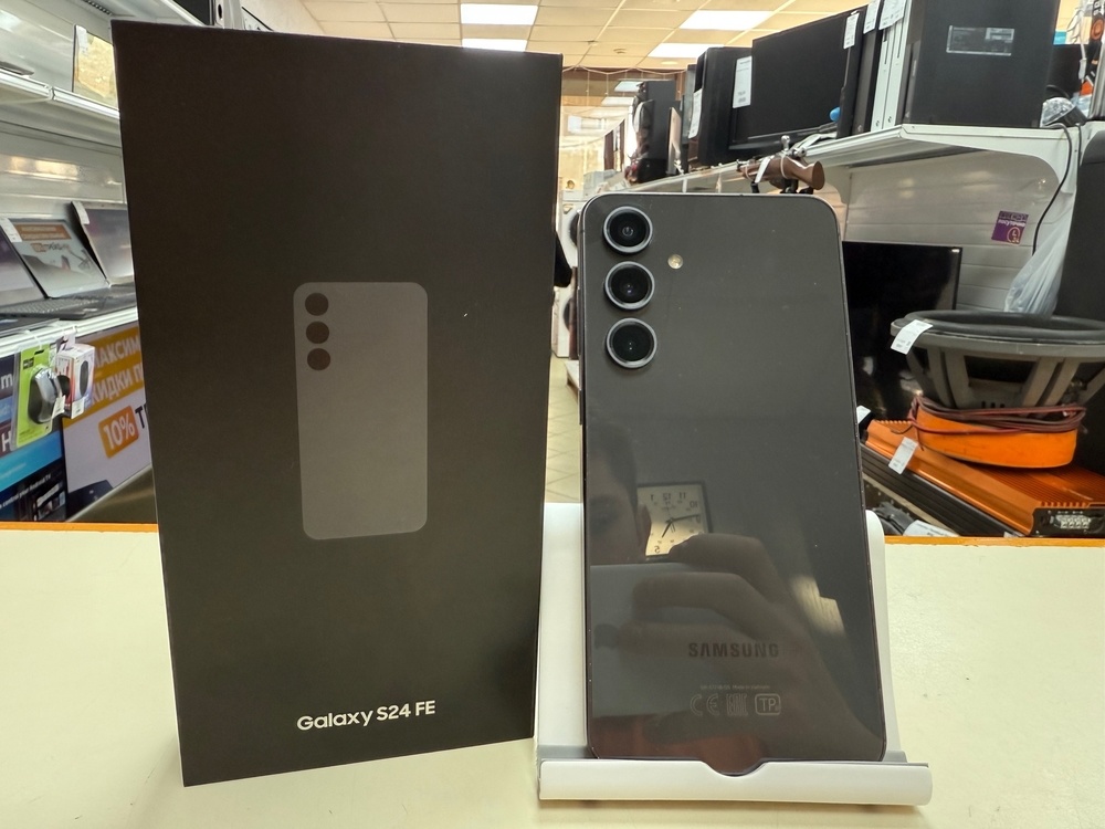 Смартфон Samsung Galaxy S24 FE 8/256