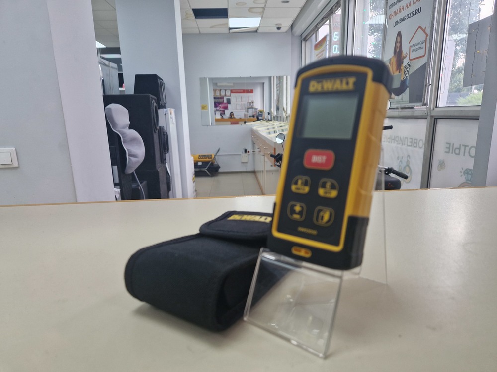 Дальномер DeWalt DW03050.