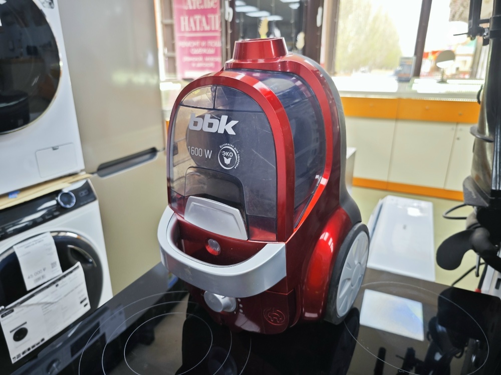 Пылесос BBK BV1508