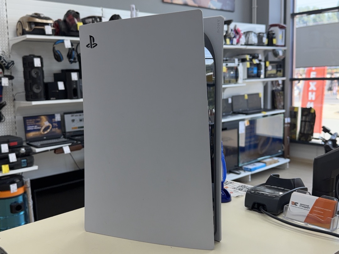 Игровая приставка PlayStation 5 825Gb (С дисководом)