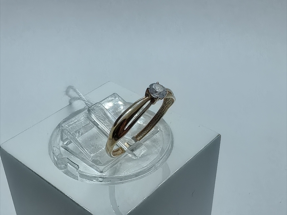 КОЛКМ375 КОЛЬЦО С КАМНЕМ (Au 375)