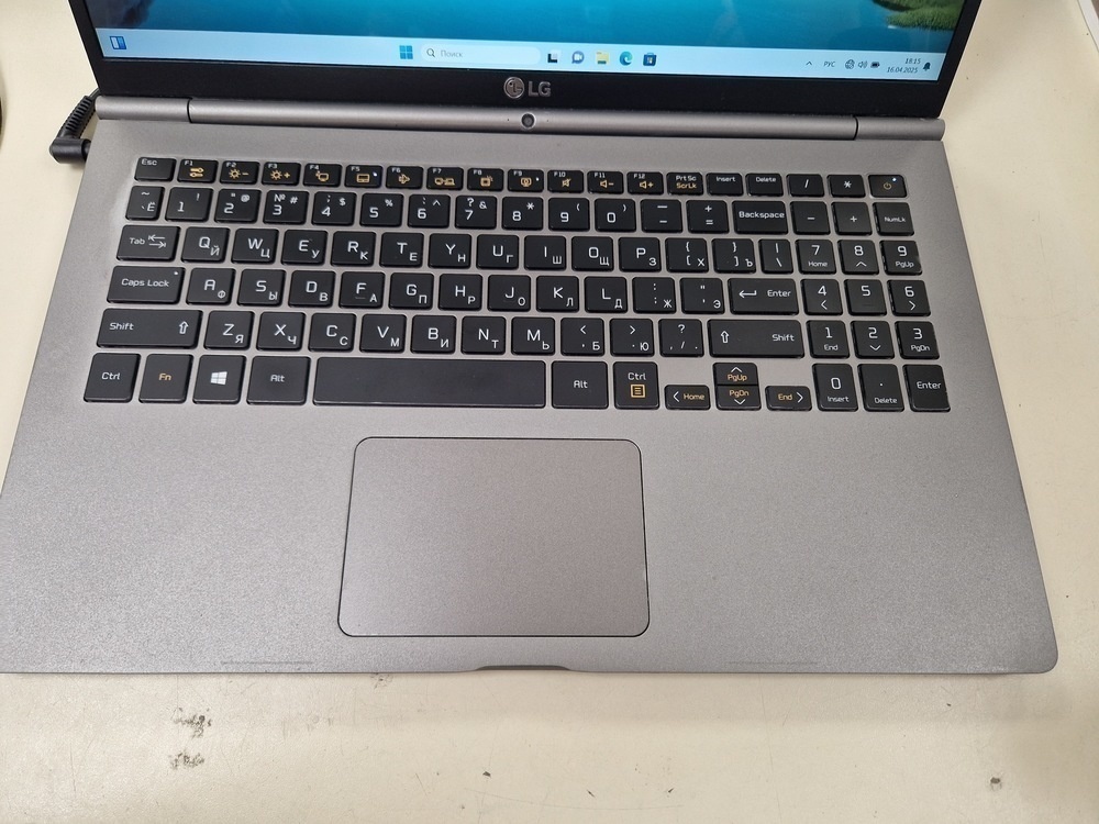 Ноутбук LG; Core i7-7500U, Intel HD Graphics 620, 8 Гб, 256 Гб, Нет