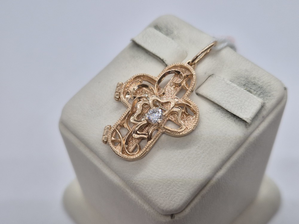 ПОДККИ585 ПОДВЕСКА КРЕСТ С КАМНЕМ (Au 585)