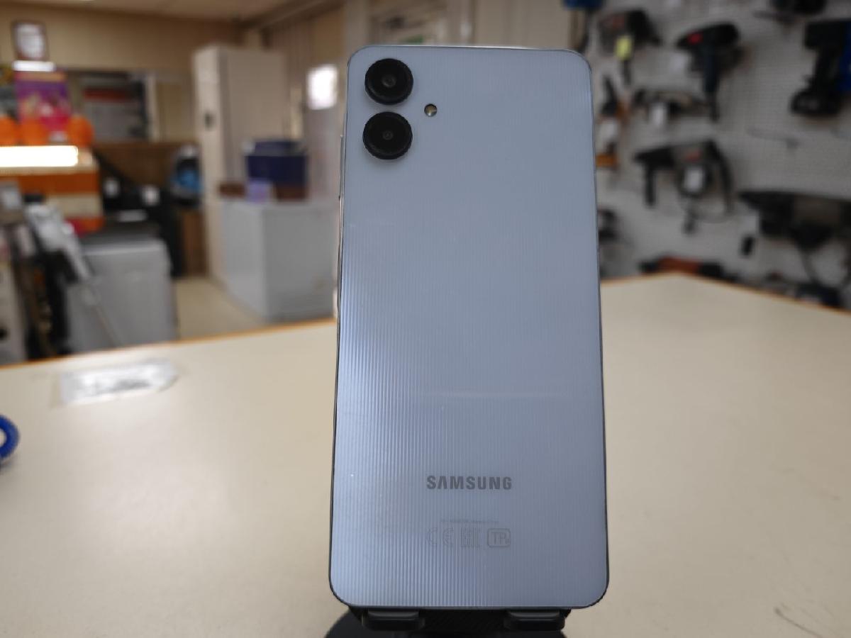 Смартфон Samsung Galaxy A06 4/64