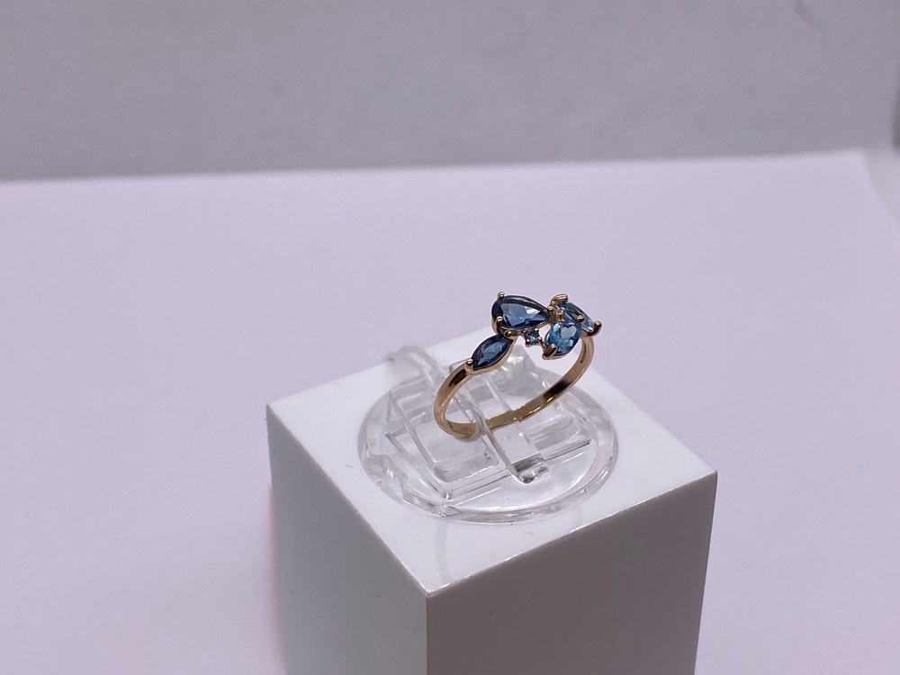 КОЛКМИ585 КОЛЬЦО С КАМНЯМИ (Au 585)