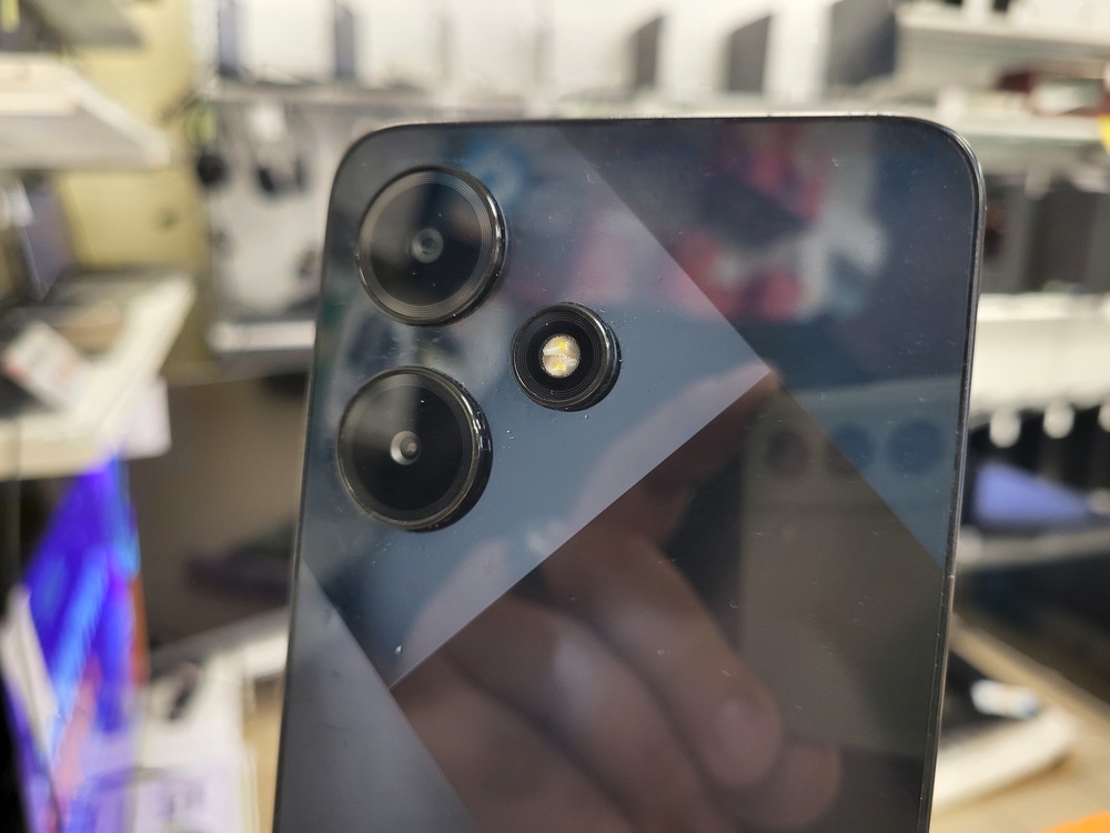 Смартфон Infinix HOT 30i 8/128