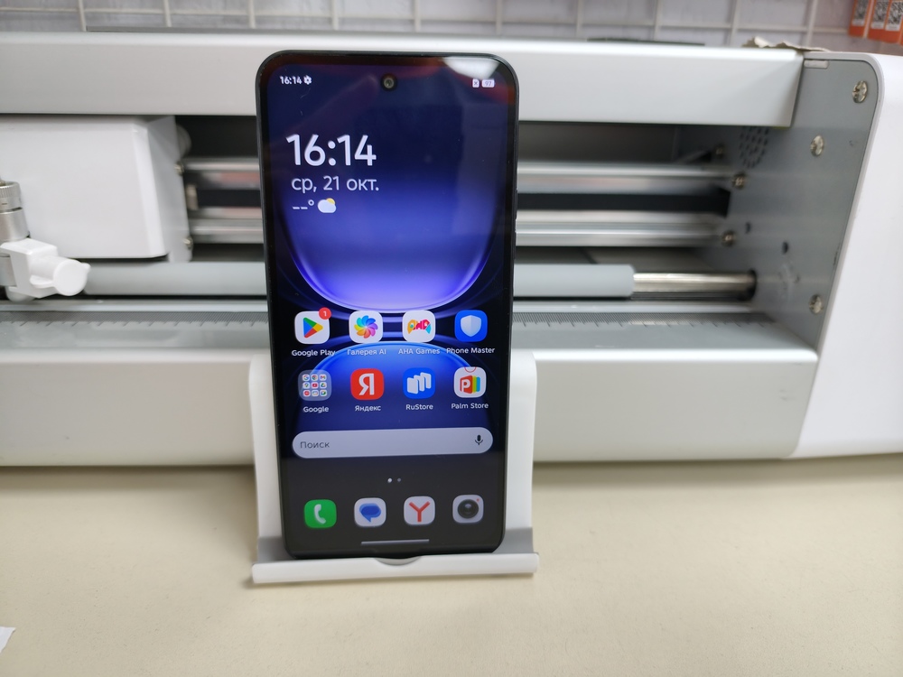 Смартфон Tecno Spark 40C 4/128