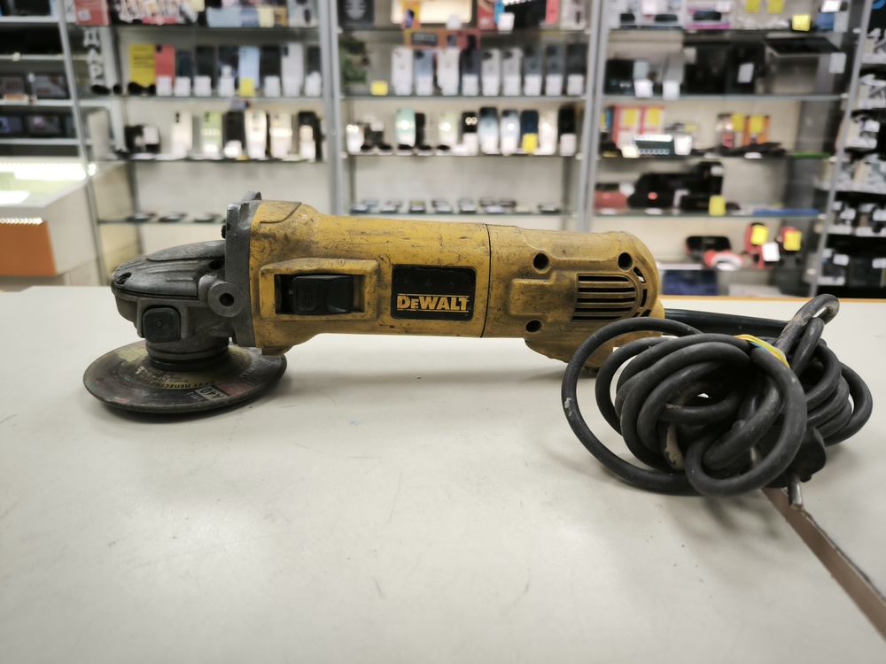 Угловая шлифмашина Dewalt D28133-QS