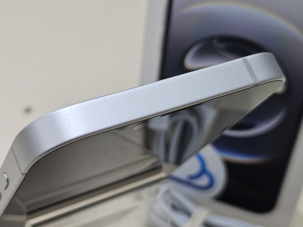 Смартфон Apple Iphone 16E 128Gb