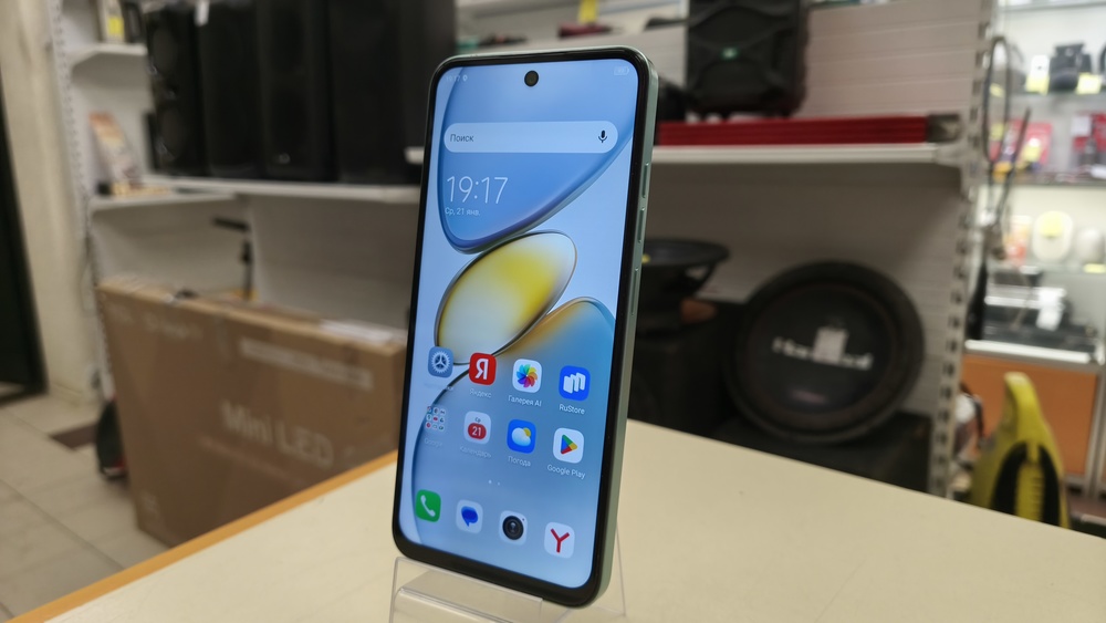 Смартфон Tecno Spark Go1 4/128