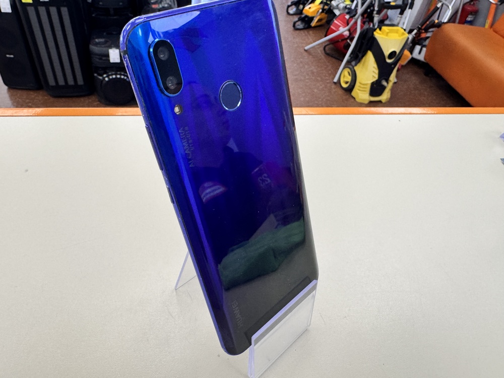 Смартфон Huawei Nova 3 4/28